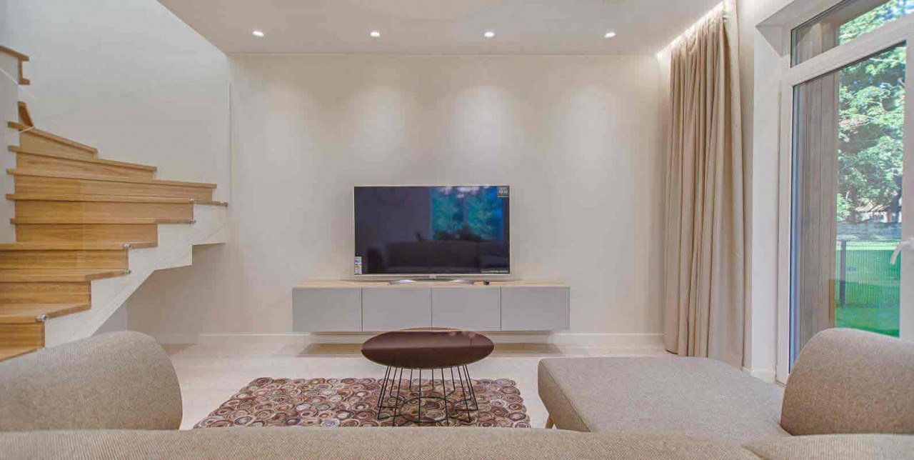World’s Biggest Television: How Wide Is Too Wide?
